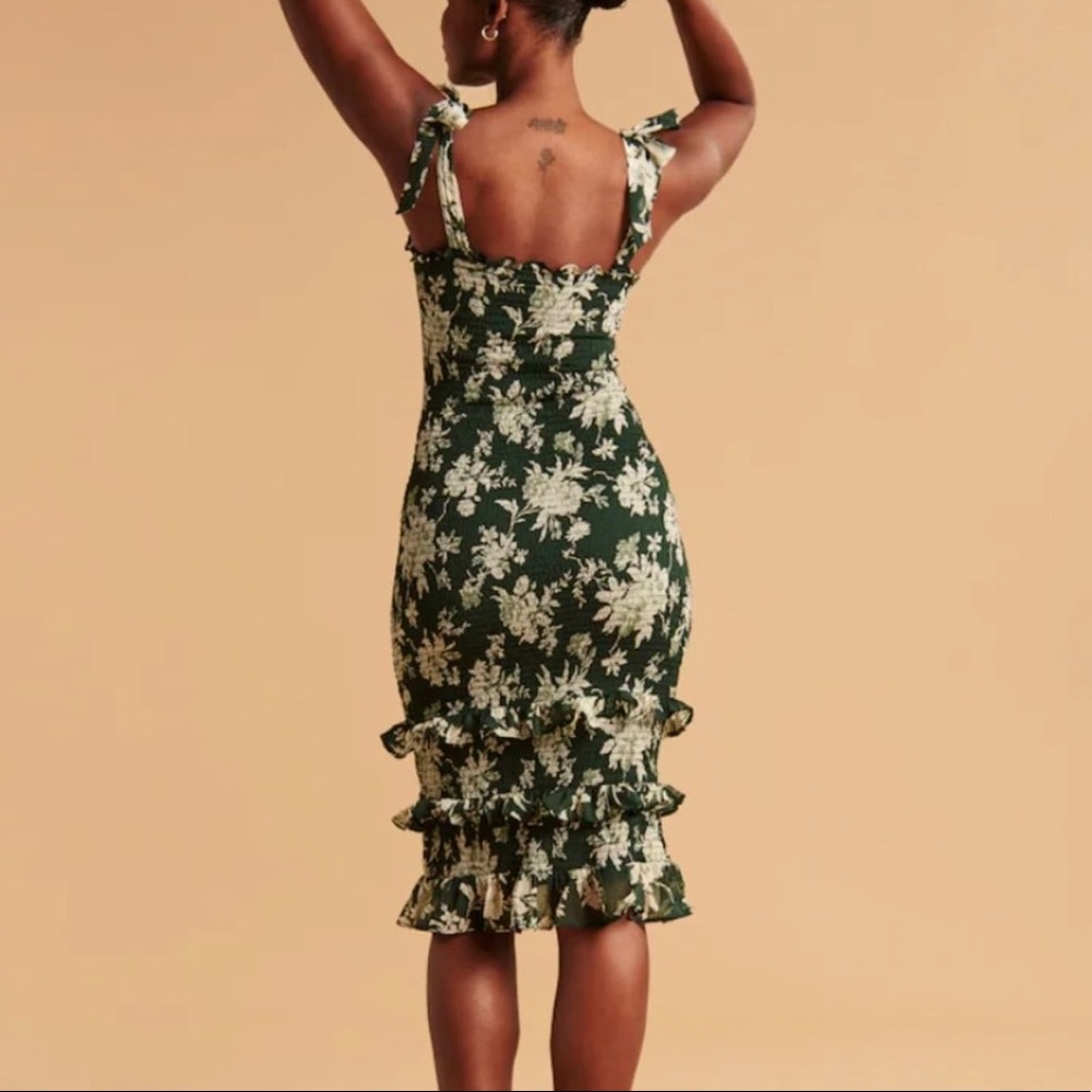 NWT Abercrombie & Fit Tie Strap Smocked Midi